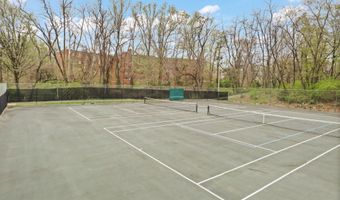 4600 S FOUR MILE RUN Dr 207, Arlington, VA 22204