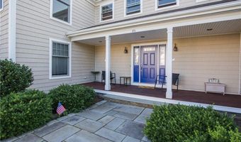 573 Wolcott Ave, Middletown, RI 02842