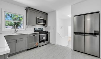 136 Pacific Ave, Beachwood, NJ 08722