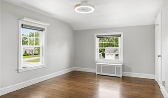 26 Tryon Ave, East Providence, RI 02916