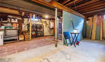 74 Brookhaven Dr, East Providence, RI 02914
