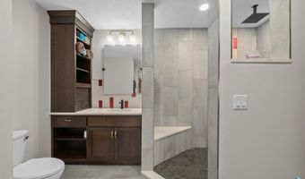 48190 265th St, Brandon, SD 57005