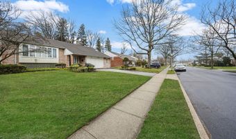 140 Dogwood Rd, Albertson, NY 11576