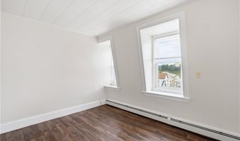 68 WINTER St, Lincoln, RI 02838