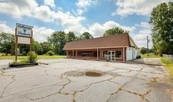 546 E Savannah St, Calhoun Falls, SC 29628
