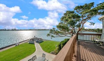 523 Lathrop Ave, Algonac, MI 48001