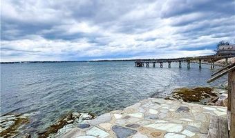 41 Walcott Ave, Jamestown, RI 02835