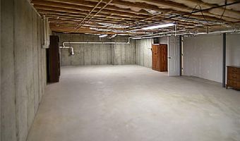 120 Country Meadow Ln, Glocester, RI 02814