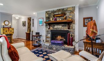 13 Ashley Rd, Asheville, NC 28805