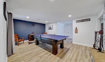 116 E Brittany Dr, Arlington Heights, IL 60004