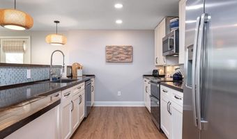 28 Palm Beach Ave, Narragansett, RI 02882