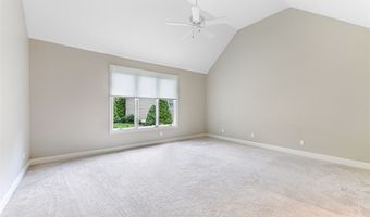 210 Chisholm Ct, Aurora, OH 44202