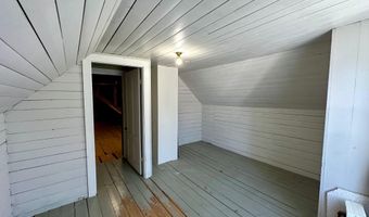 23 Holland St, Bangor, ME 04401