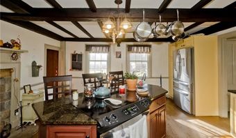 175 Huntinghouse Rd, Glocester, RI 02857