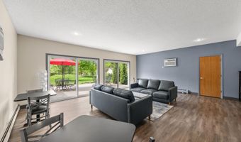 4 Pine Tree Dr 212, Arden Hills, MN 55112