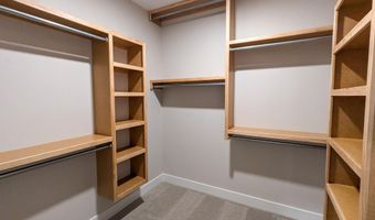 727 E Lexington Ln, Andover, KS 67002