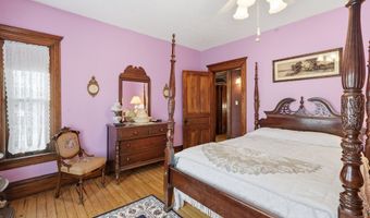 108 W Main St, Amherst, OH 44001