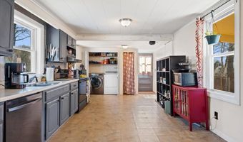 60 6th St, Bangor, ME 04401