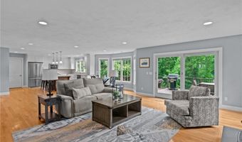 6 Jasons Grant Dr, Cumberland, RI 02864