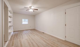 6823 Foxfire Dr, Benton, AR 72019