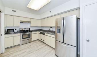 1016 S WAYNE St #408, Arlington, VA 22204