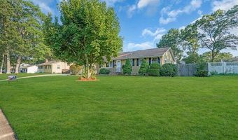 24 Woodland Rd, Bayville, NJ 08721