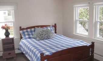 35 Treasure Rd, Narragansett, RI 02882