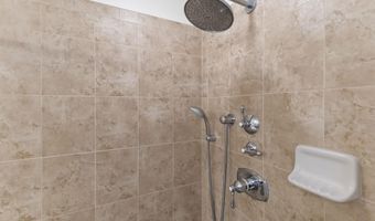 28 Hauwahine Ln F203, Kihei, HI 96753