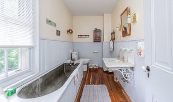 26 N GREENWICH St, Alloway, NJ 08001