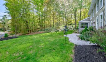 71 Brook Rd, Falmouth, ME 04105
