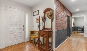 2522 Cindy St, Athens, TN 37303