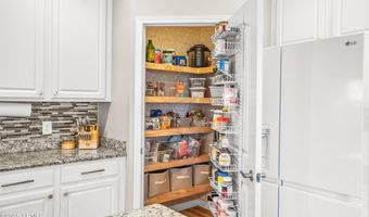 153 Glory Rd, Beaufort, SC 29906