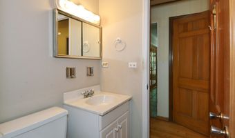 604 S Reuter Dr, Arlington Heights, IL 60005
