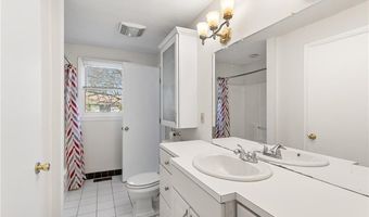 1 Jared Ct, North Providence, RI 02911
