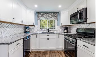 63 Hunters Ln, Amherst, NY 14221