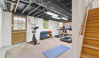 2373 Woodcreek Ct, Tucker, GA 30084