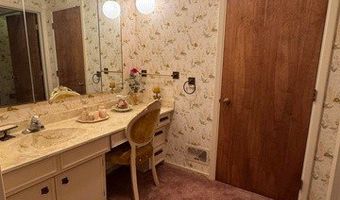 2400 W Loma Dr, Artesia, NM 88210
