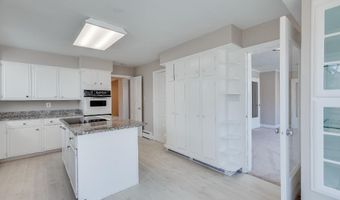 4740 34TH St N, Arlington, VA 22207