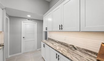 1301 N Main St, Amherst, OH 44001