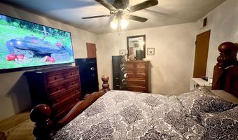 916 Valverde St, Carlsbad, NM 88220