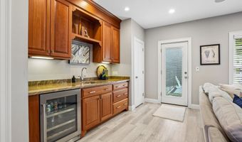 14 Aspen Ln, Bedford, NH 03110