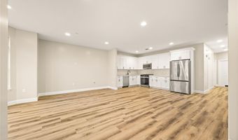 5 Jacqueline Way, North Babylon, NY 11703