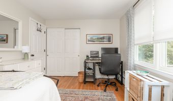 31 Wildwood Dr, Branford, CT 06405