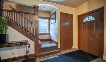 531 Fernwood Dr, Akron, OH 44320
