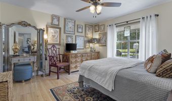 866 Washington St, Bay St. Louis, MS 39520