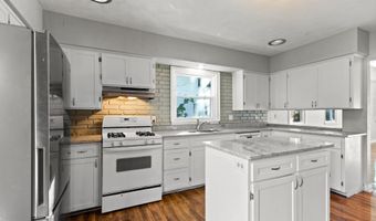 430 E GLENDALE Ave, Appleton, WI 54911