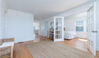 808 W Beach Rd, Charlestown, RI 02813