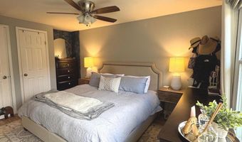 2120 S LOWELL St, Arlington, VA 22204