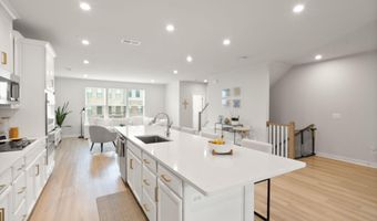 43812 MIDDLEWAY Ter, Ashburn, VA 20147