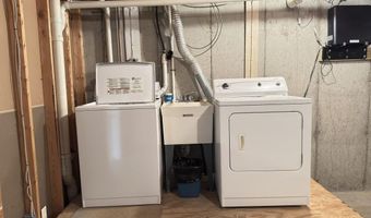 480 Maple Hill Rd, Auburn, ME 04210